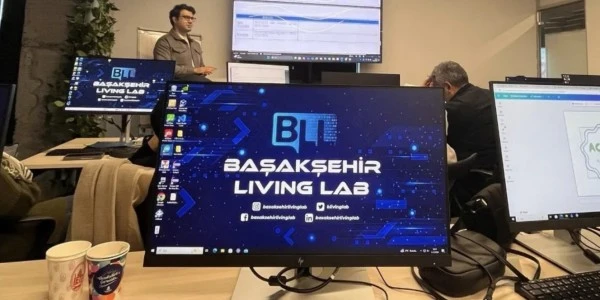Başakşehir'de öğretmenlere STEM teknoloji atölyesi eğitimi
