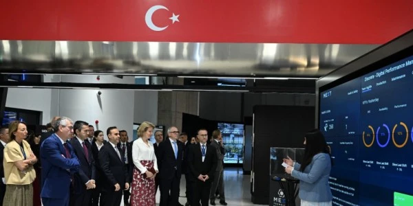 Kraliçe Mathilde MEXT Teknoloji Merkezi'ni Ziyaret Etti