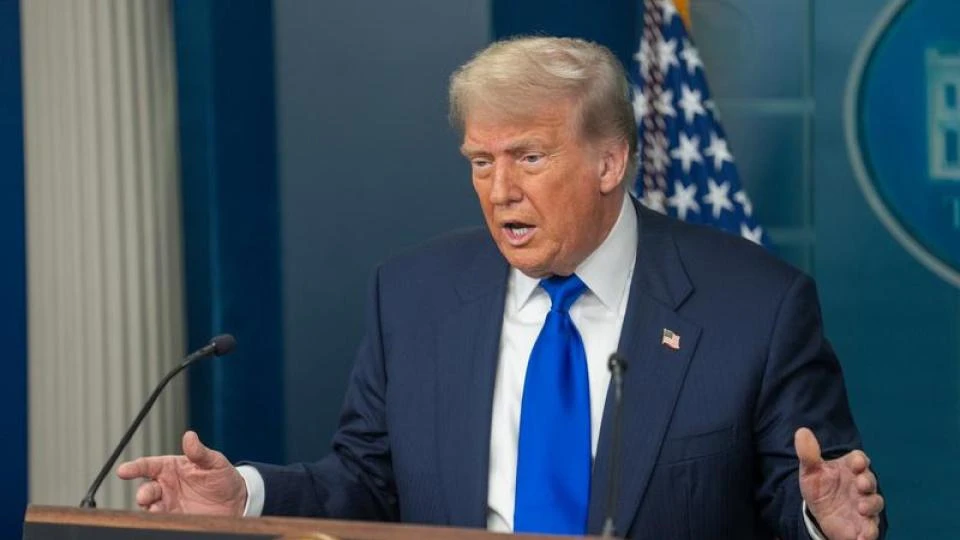 Trump, Zelenskiy’i rafineri saldırıları ve barış süreci üzerinden eleştirdi